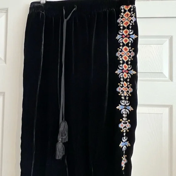 New Johnny Was black silk velvet pants - Picture 3 of 4